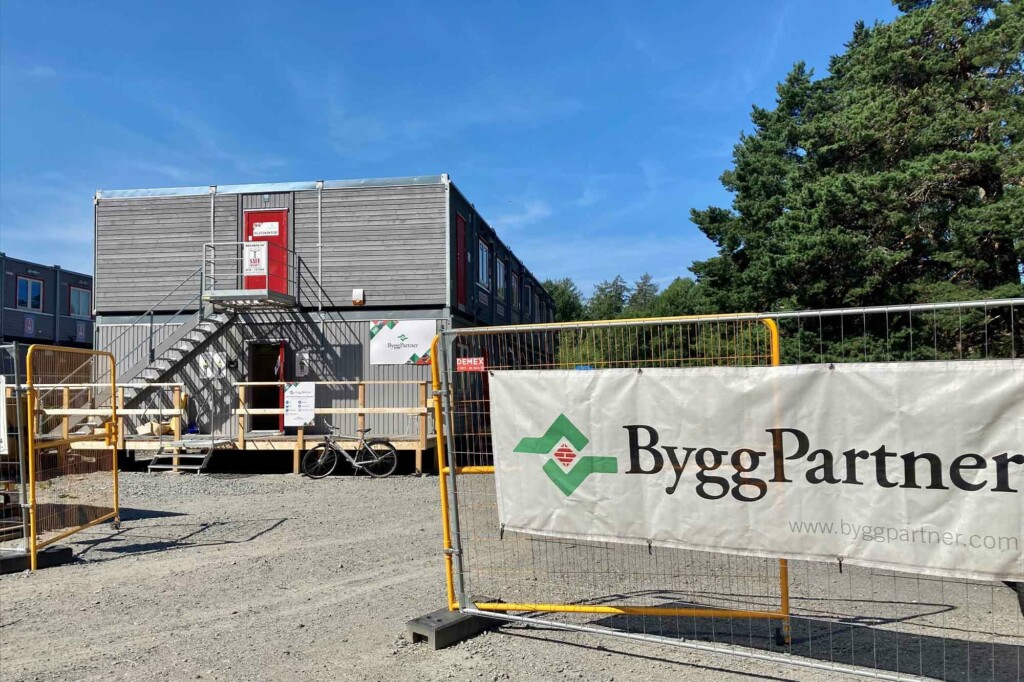 Raksystems, in collaboration with ByggPartner, serves as the Swan Ecolabel Coordinator for the E-block being constructed in Rosendal, Uppsala.
